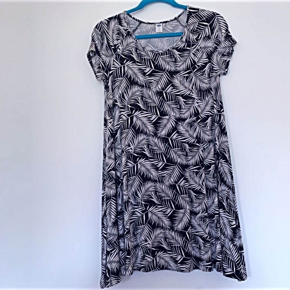Old navy leaf dress